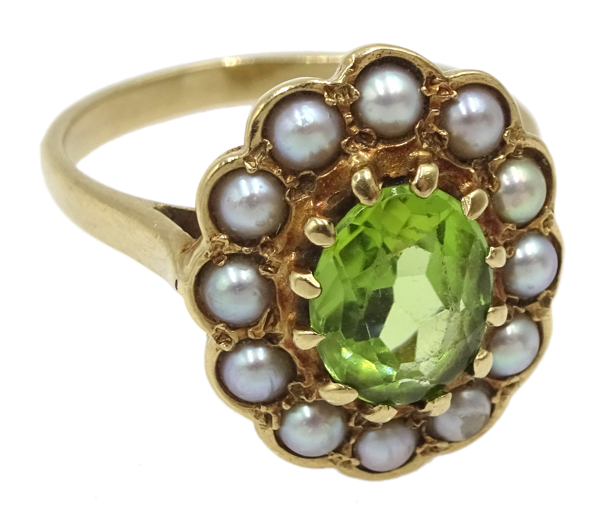 9ct gold oval peridot and split pearl cluster ring - Image 7 of 8