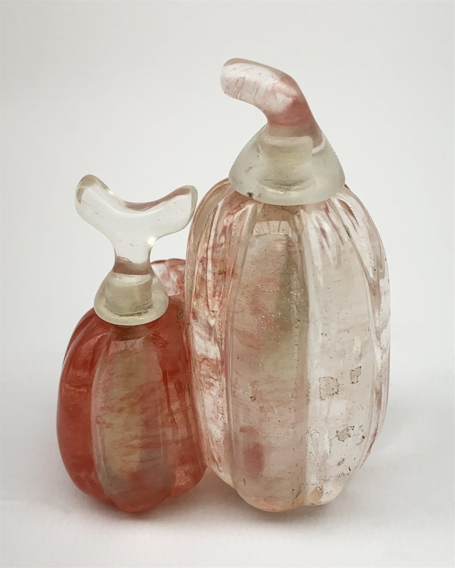 A Chinese rock crystal snuff bottle, modelled as two gourds, H7.5cm. - Image 2 of 2