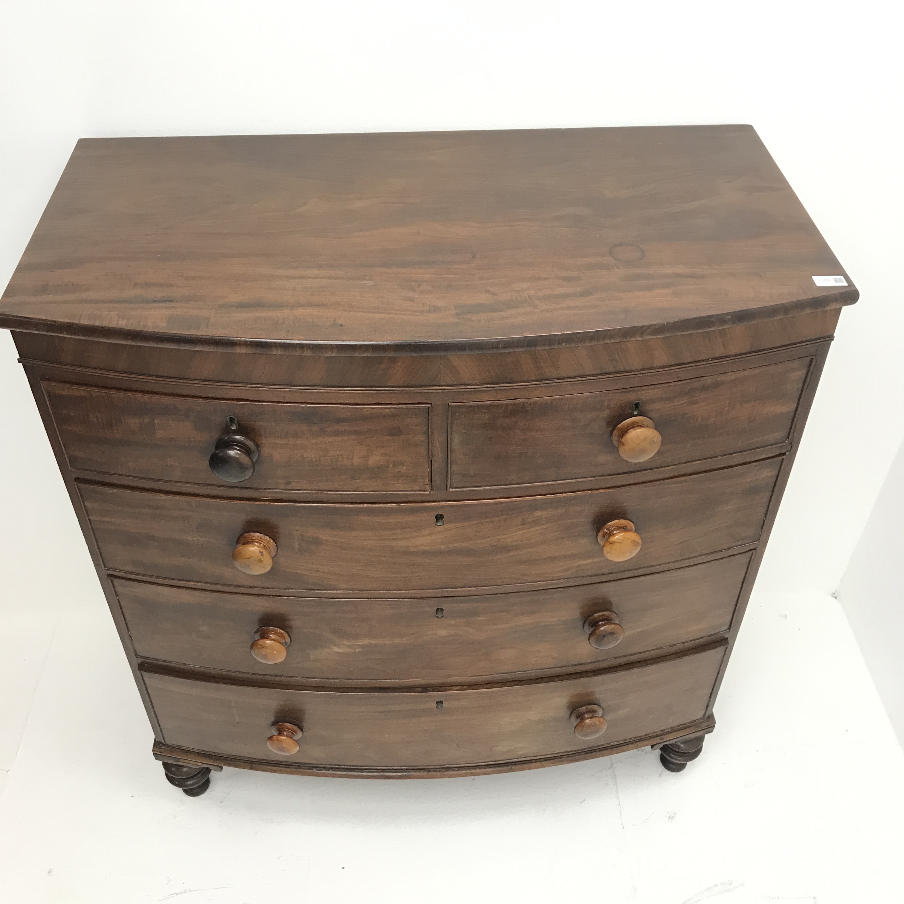 Victorian mahogany bow front chest, two short and three long drawers, turned supports, W105cm, H116c - Image 7 of 8