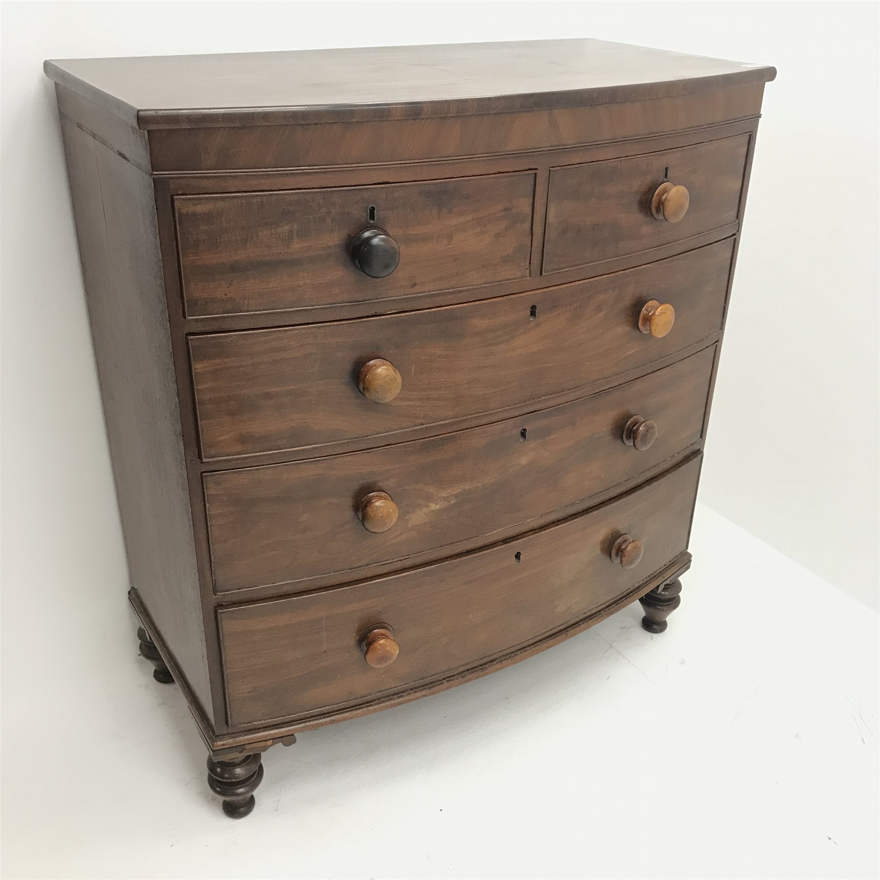 Victorian mahogany bow front chest, two short and three long drawers, turned supports, W105cm, H116c - Image 2 of 8
