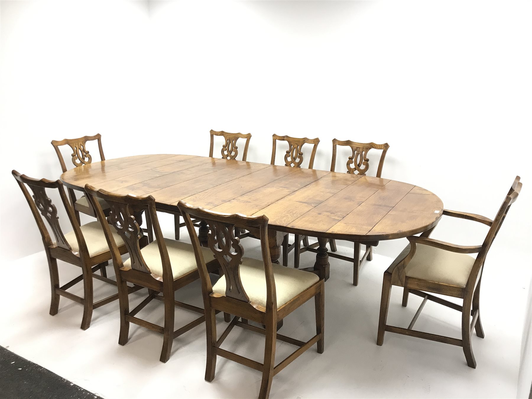 19th century style extending oak dining table, two leaves, baluster supports joined by shaped stretc - Image 6 of 20