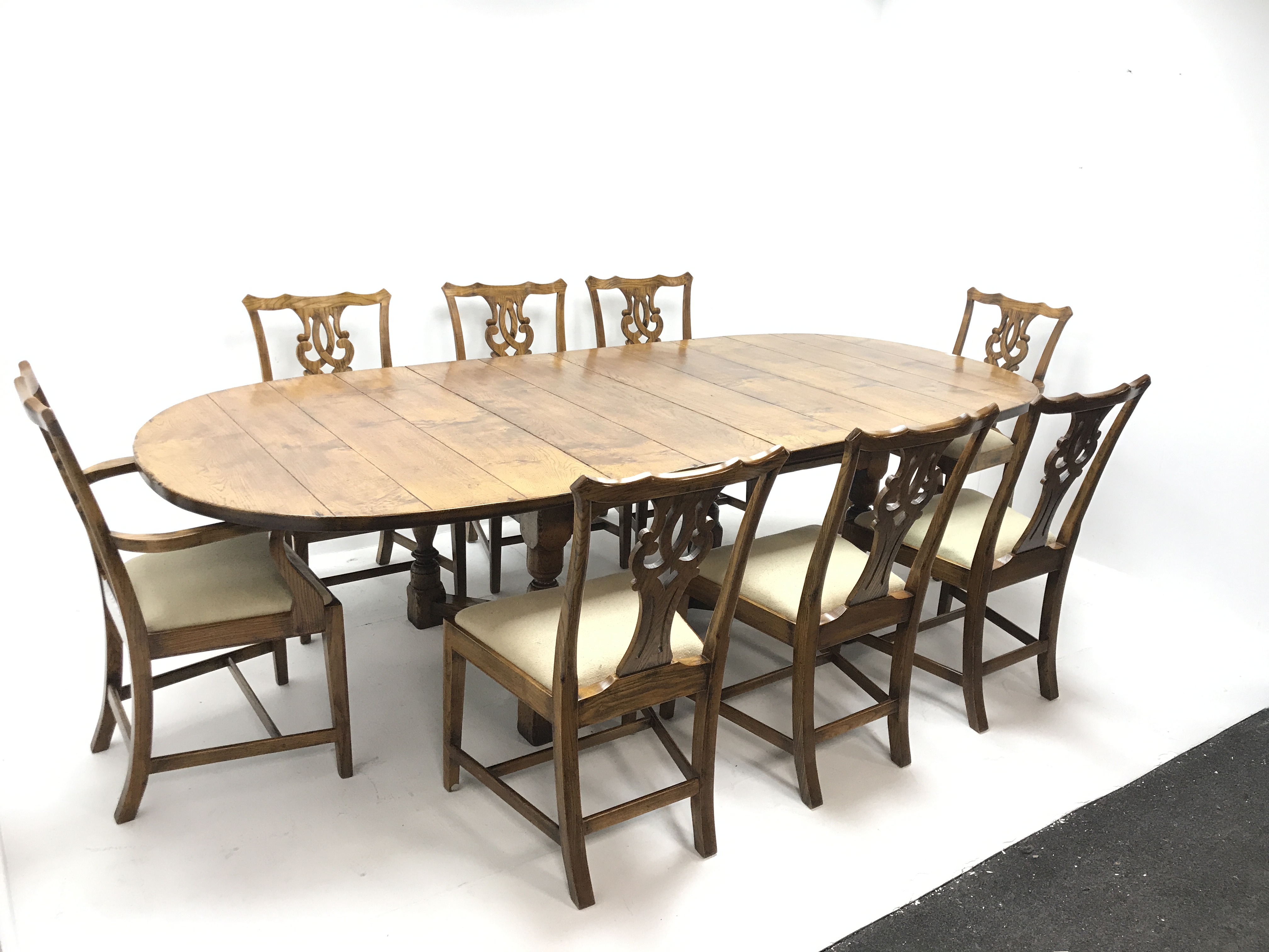 19th century style extending oak dining table, two leaves, baluster supports joined by shaped stretc - Image 12 of 20