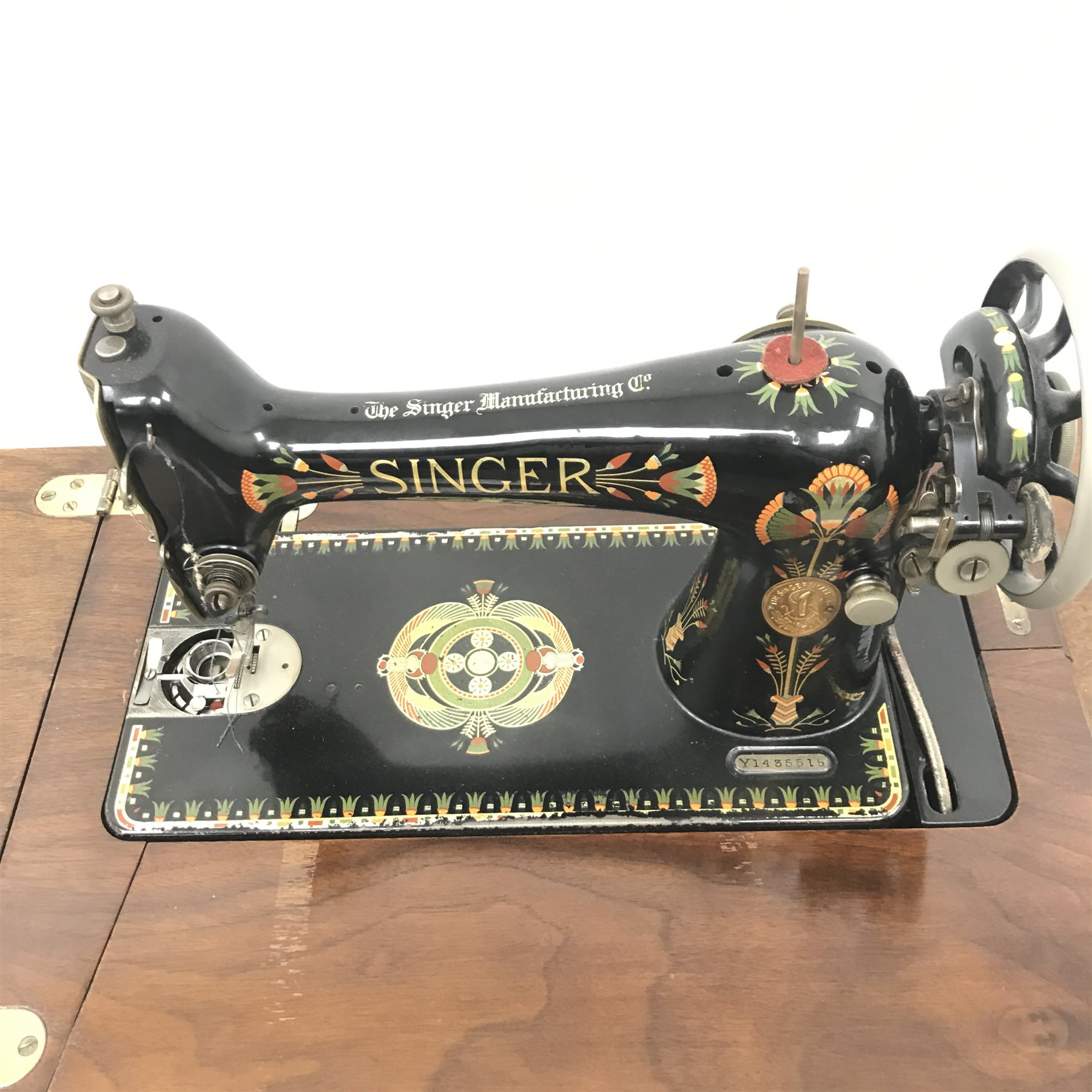 Singer Treadle sewing machine, four drawers, wrought iron base, W91cm, H77cm, D44cm - Image 6 of 10