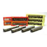 Hornby '00' gauge - eleven Pullman coaches comprising four boxed, set of three in box inner and four