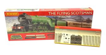 Hornby '00' gauge - Flying Scotsman electric train set with Class A3 4-6-2 locomotive 'Flying Scotsm
