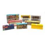 HO scale - four Kadee Cars boxcar wagons, in plastic display boxes; InterMountain Railway Company 80