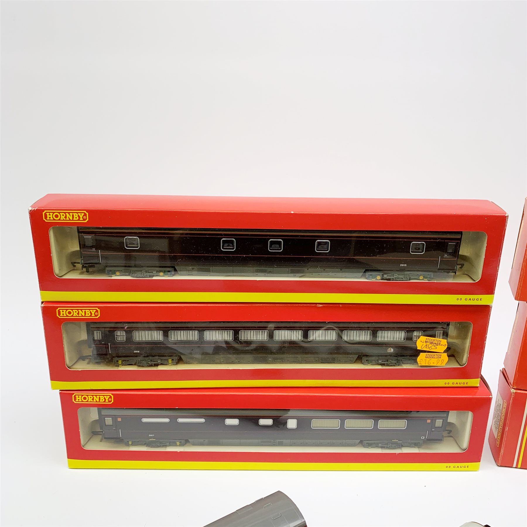 Hornby '00' gauge - four Royal coaches, all boxed; five teak finish passenger coaches, two boxed; an - Image 2 of 3