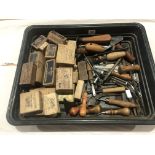 A quantity of cobblers tools G