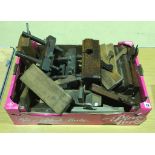 A box of moulders and wood planes G