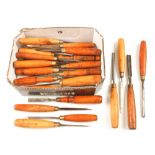 20 carving tools with boxwood handles G+