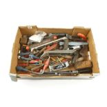 Quantity of old screwdrivers and rasps G-