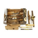 A box of tools for restoration G-