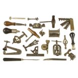 A box of 20 interesting small tools G