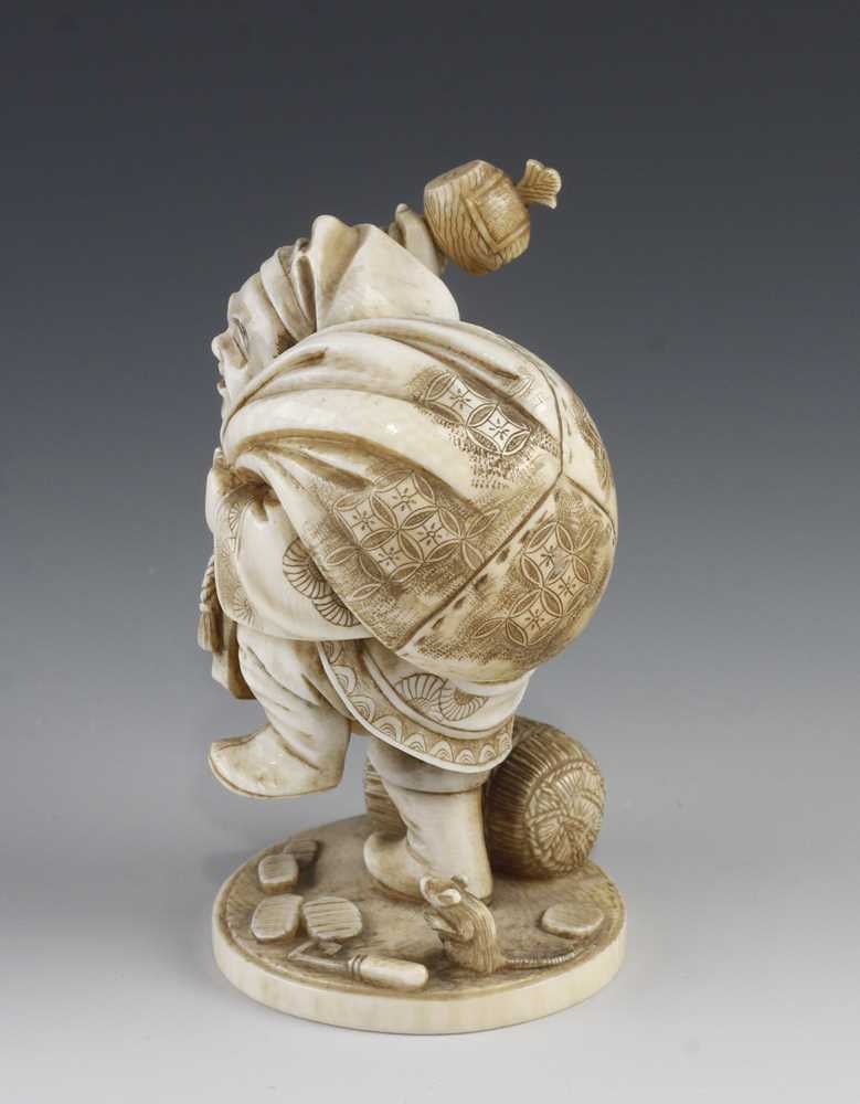 A 3 1/2" ivory okimono of Daikoku by Masayuki - Image 3 of 5