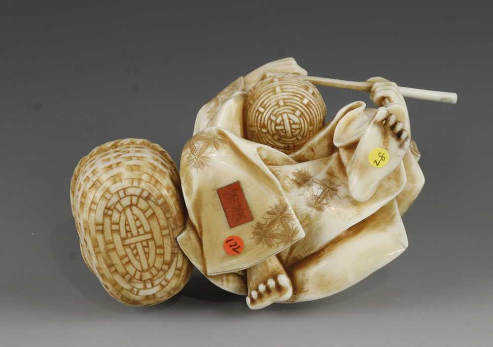 A 4" ivory okimono of a man weighing eggs signed - Image 6 of 6