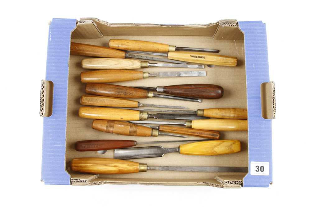 16 carving tools G+