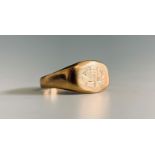 An 18ct gold signet ring 5.3gm