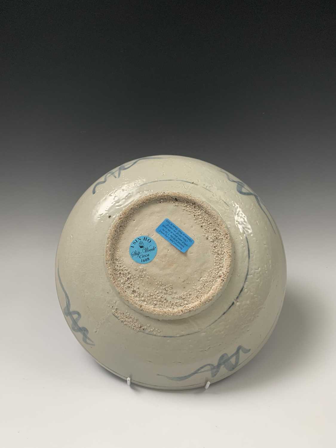 A Chinese blue and white pottery shallow bowl, 'Isin Ho Ship-Wreck, circa 1608', provenance - Image 8 of 11