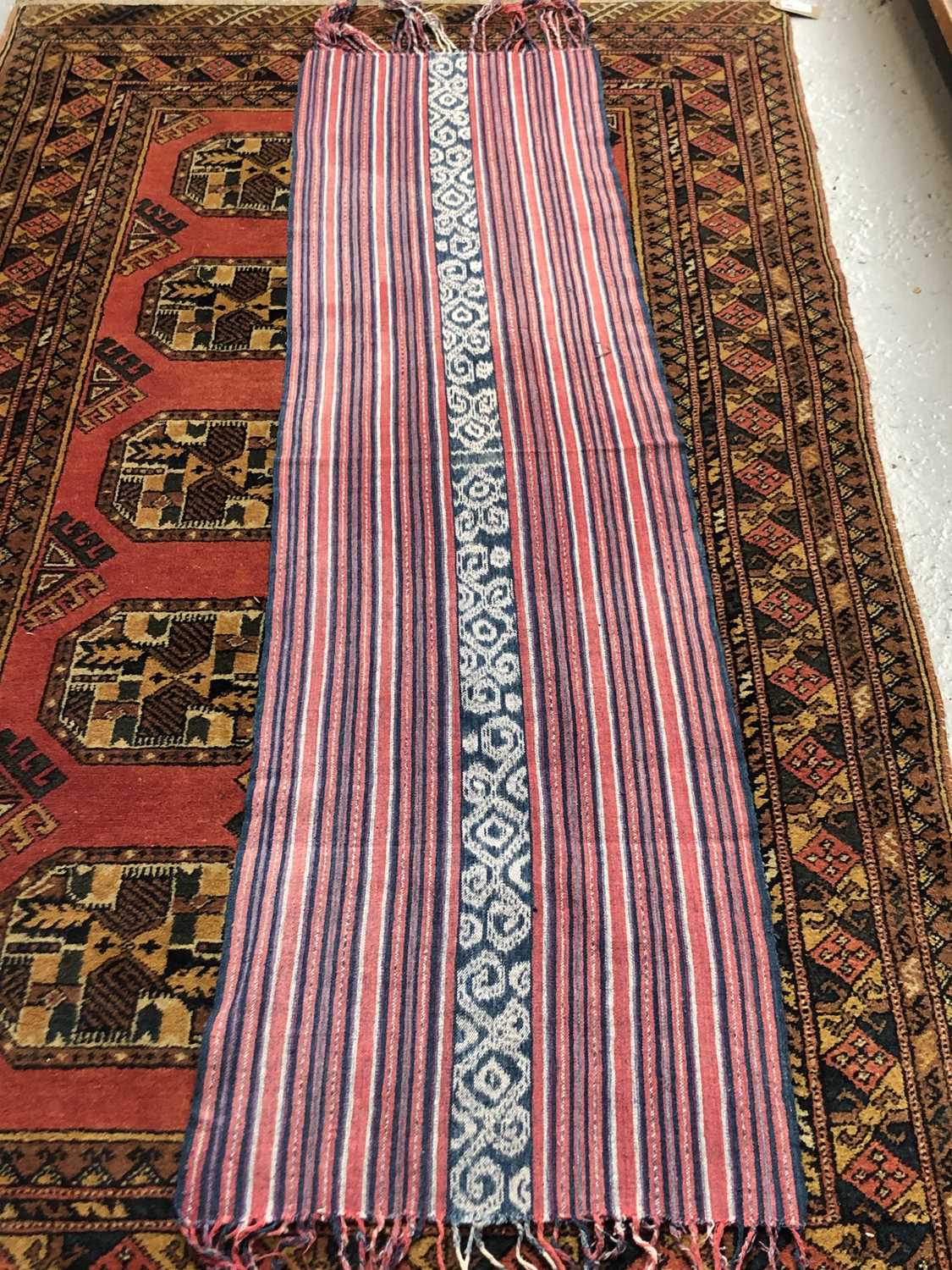 A warp Ikat woven scarf/runner, cotton Oecussi, Timor Leste, 44 x 160cm. - Image 4 of 5