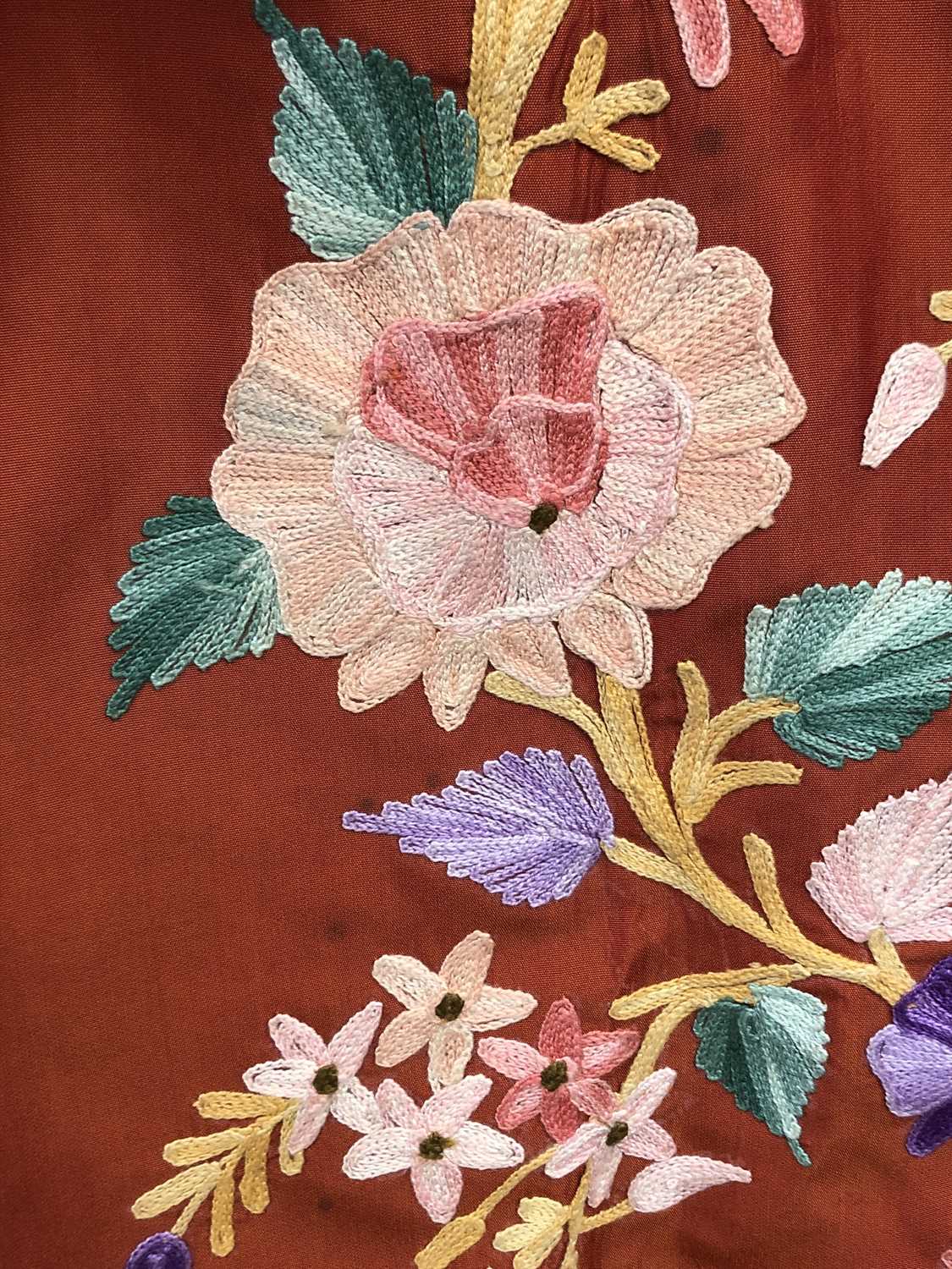 An Indian crewel work robe, early 20th century, decorated with large polychrome flowering - Image 9 of 9