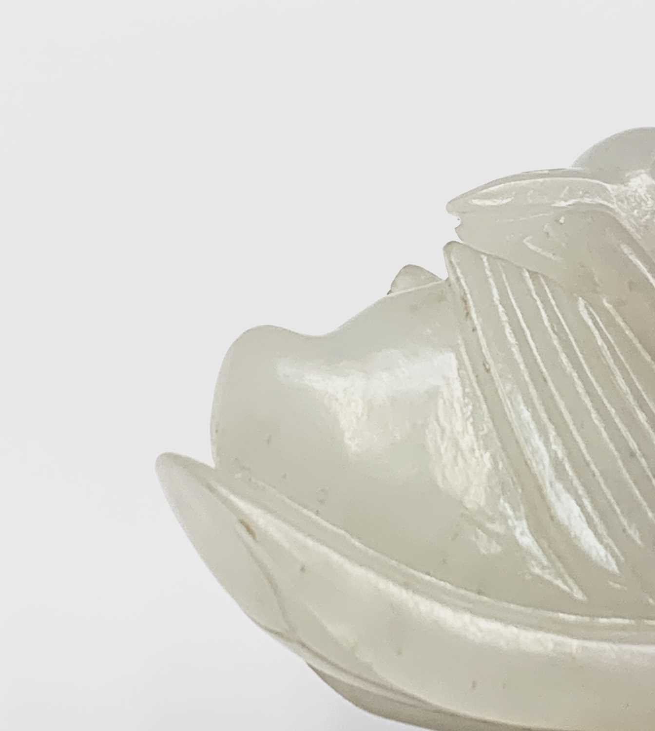 A small Chinese white jade carving of a duck, Qing dynasty, 19th century, height 3cm, width 4.5cm. - Image 9 of 11