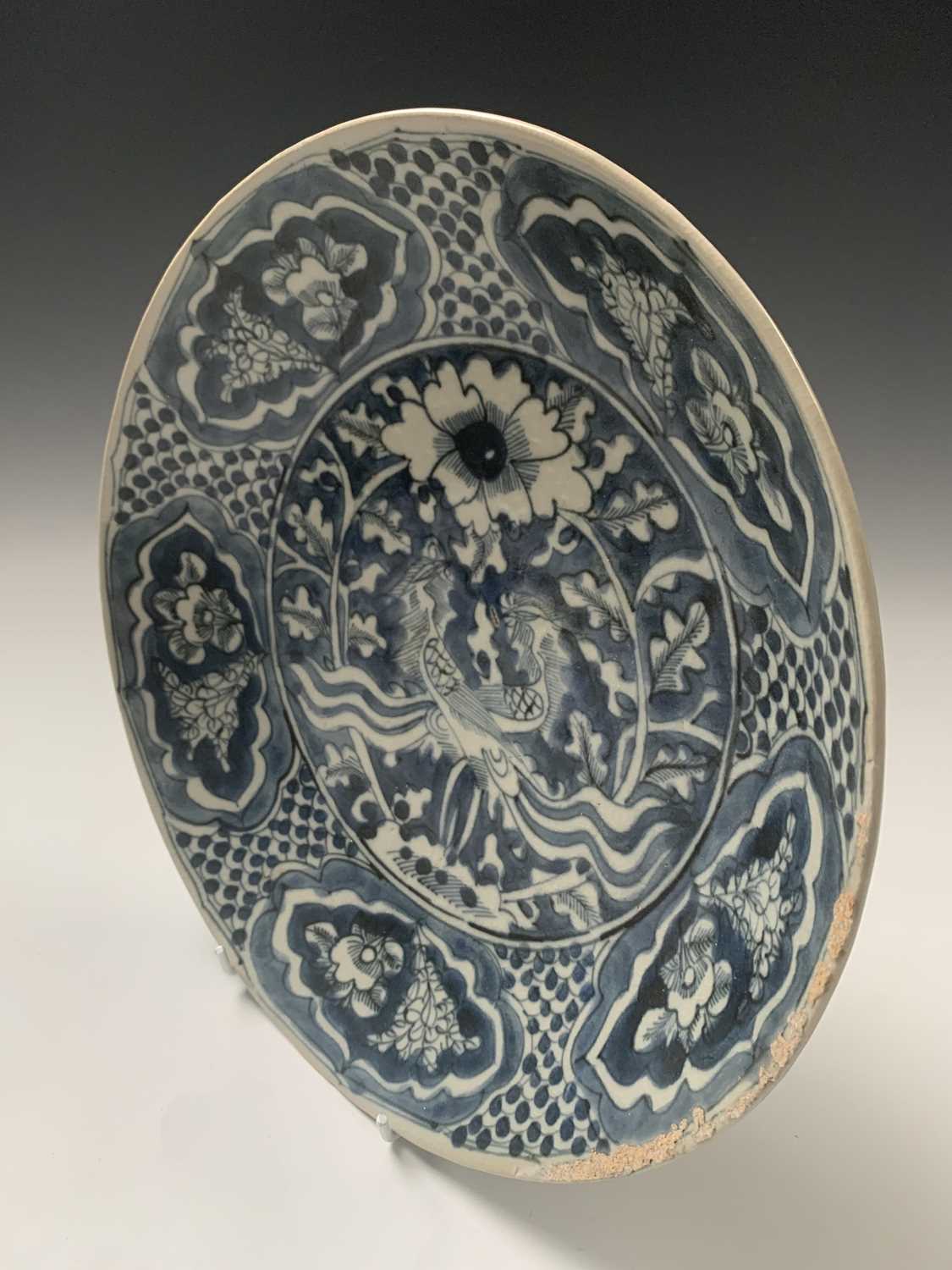 A Chinese blue and white pottery shallow bowl, 'Isin Ho Ship-Wreck, circa 1608', provenance - Image 3 of 11