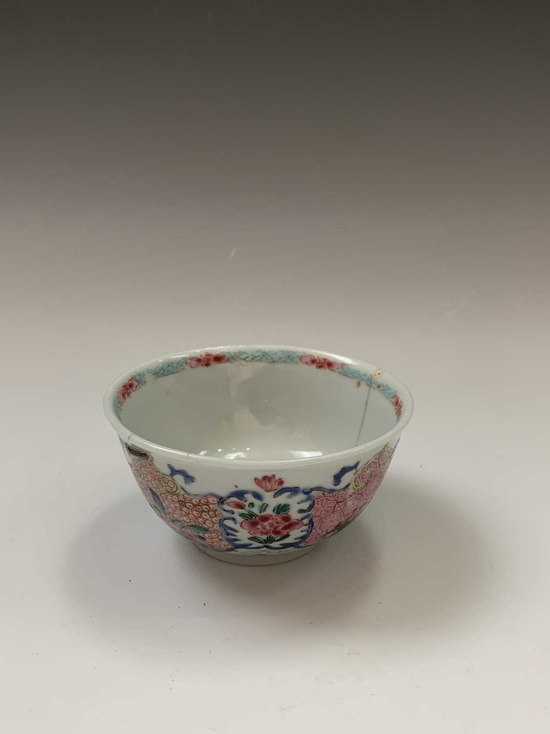 A selection of Chinese Imari porcelain items, 18th century, comprising a bowl, cup and saucer, tea - Image 5 of 18