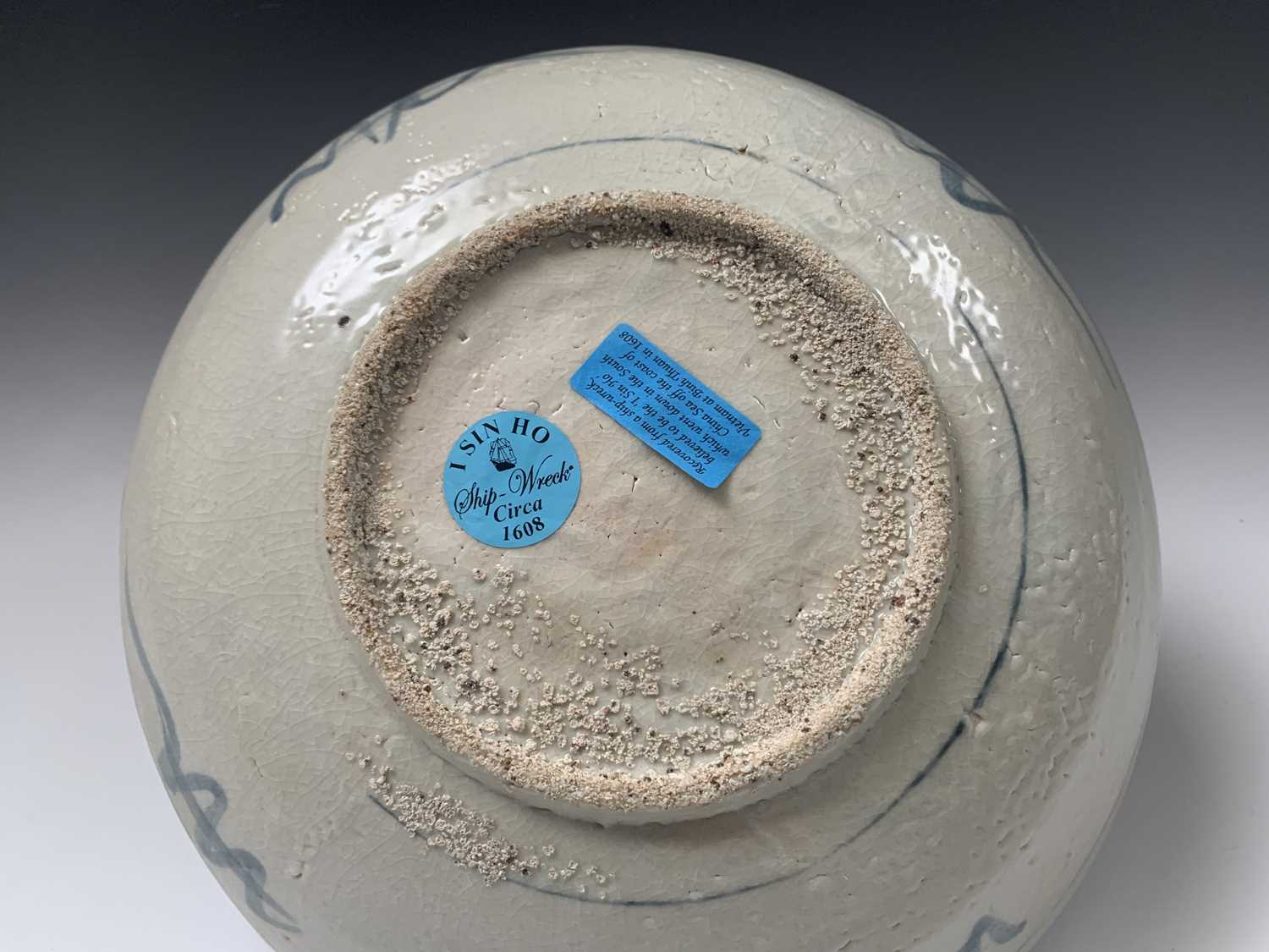 A Chinese blue and white pottery shallow bowl, 'Isin Ho Ship-Wreck, circa 1608', provenance - Image 9 of 11