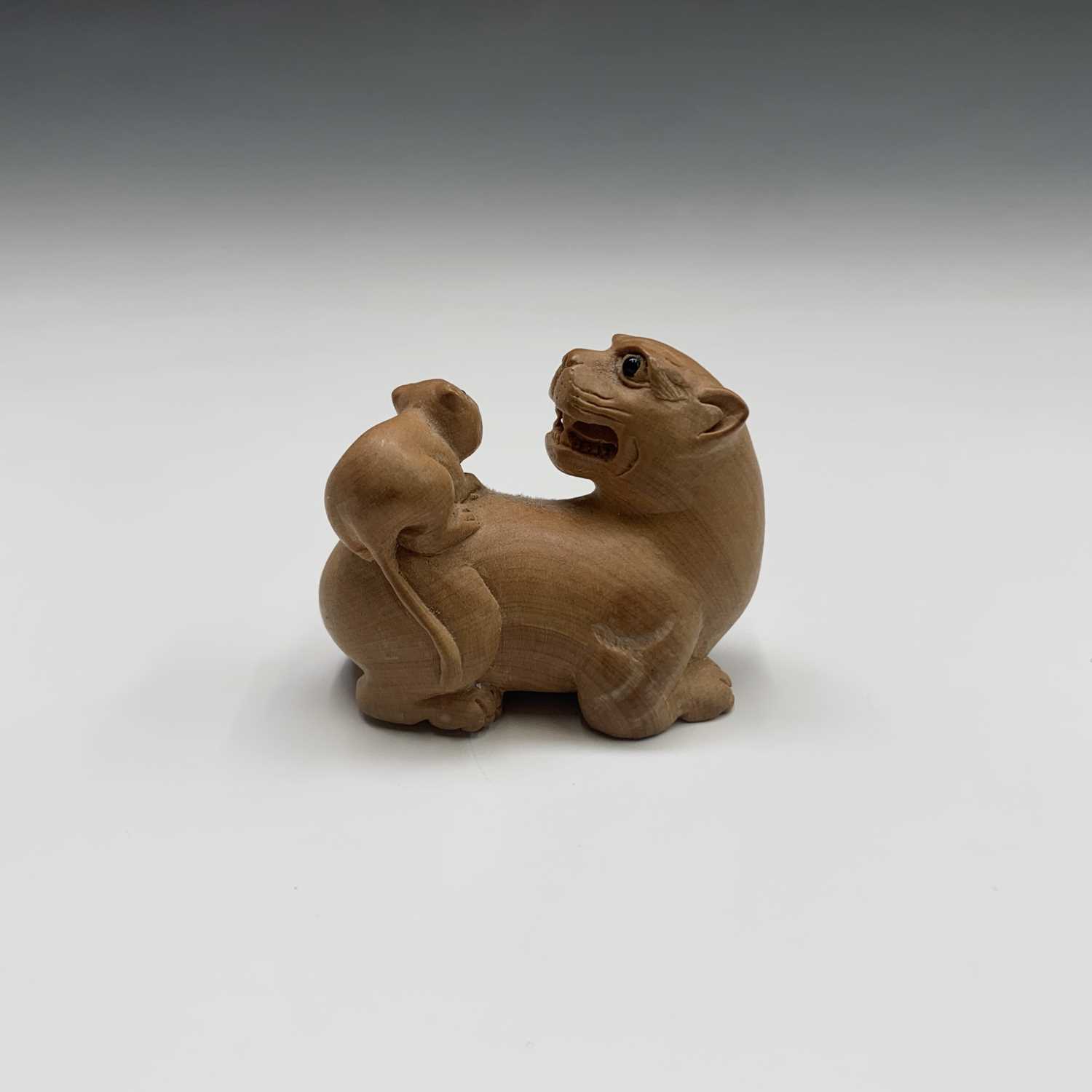 A Japanese carved wood netsuke, signed, width 4.5cm. - Image 2 of 4