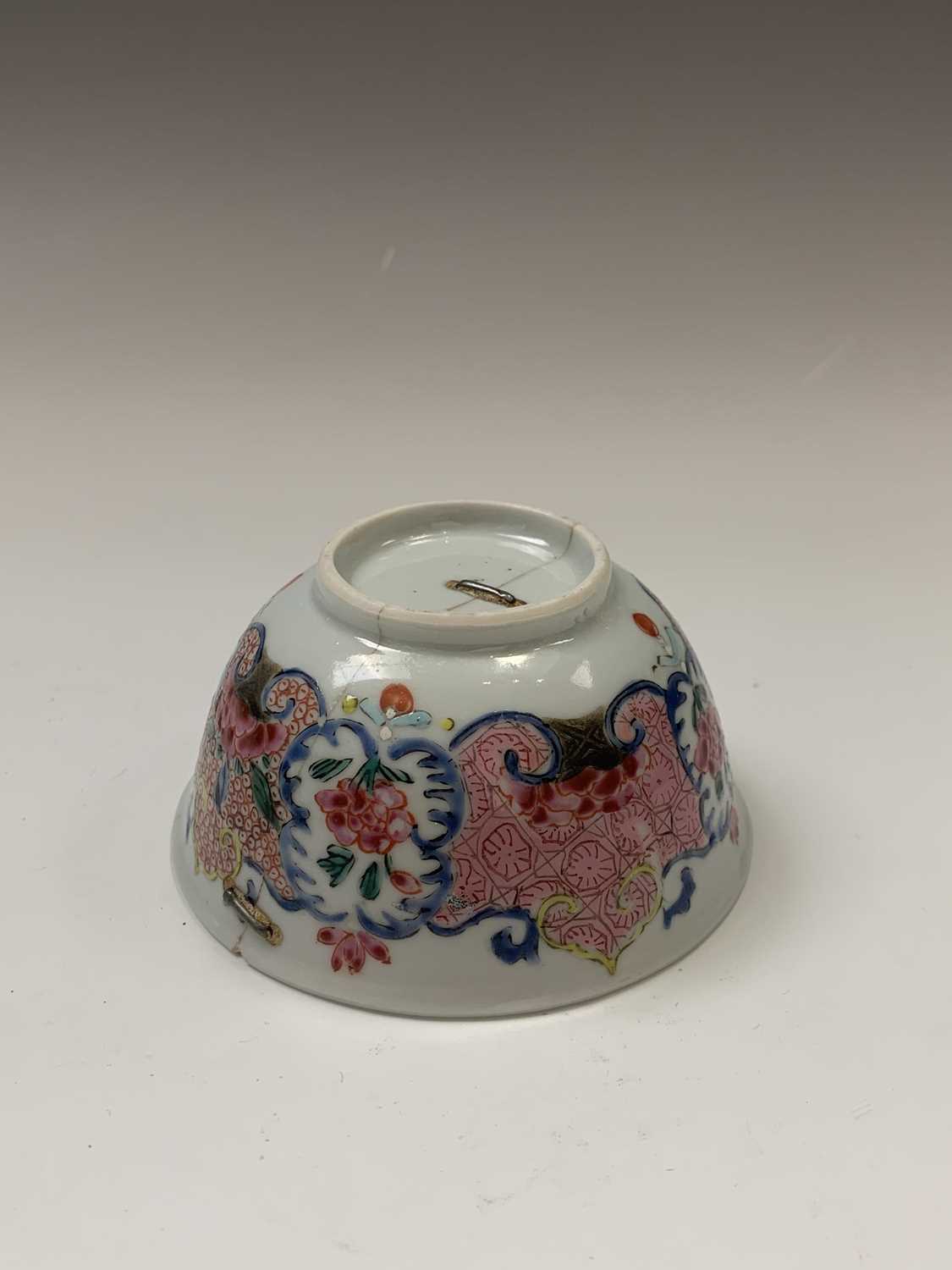 A selection of Chinese Imari porcelain items, 18th century, comprising a bowl, cup and saucer, tea - Image 6 of 18