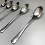 A set of five Elkington Rat-tail pattern tablespoons, griffin crest Birmingham 1913 12.5oz