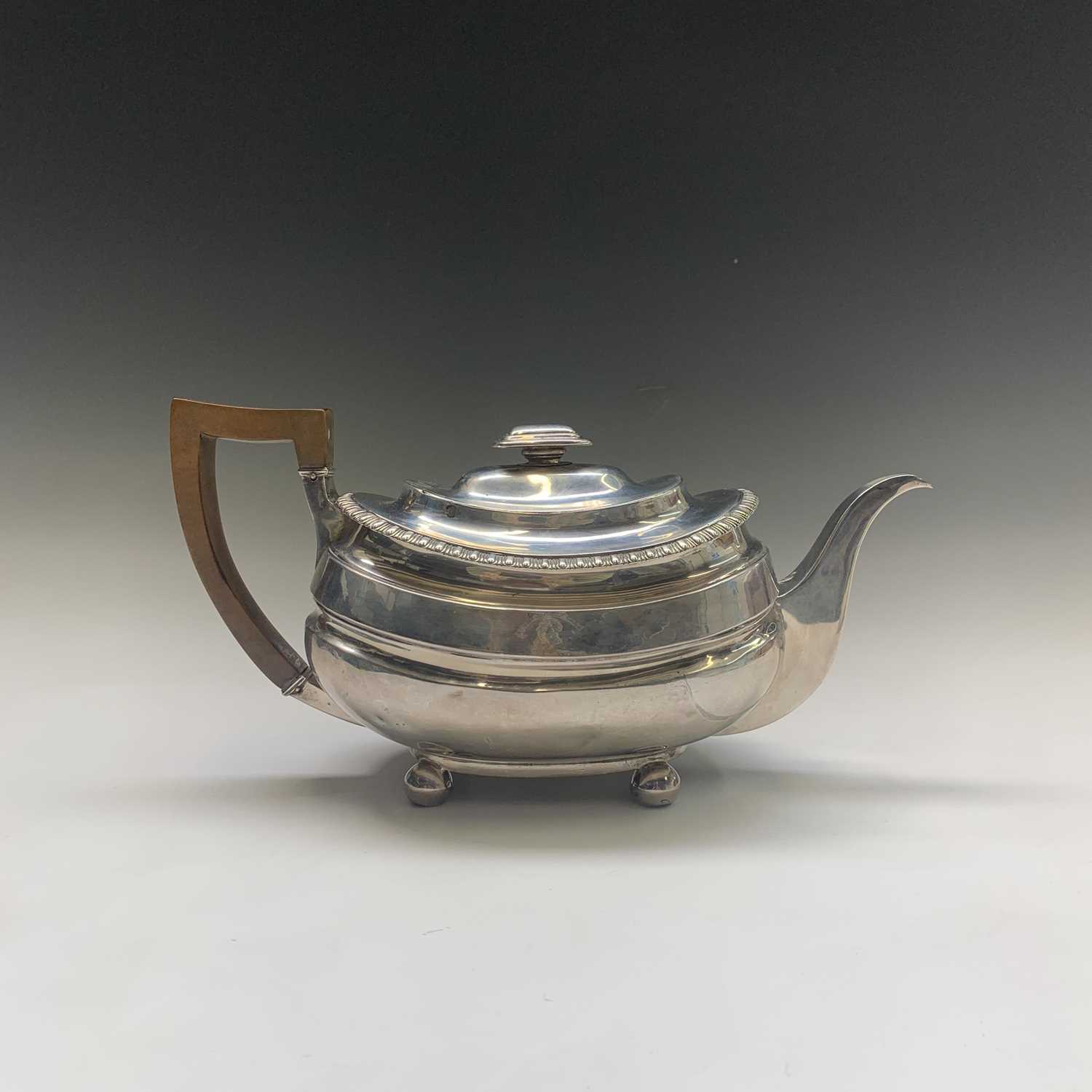 A Scottish silver teapot by George McHattie Edinburgh 1813 17.9oz - Image 4 of 7
