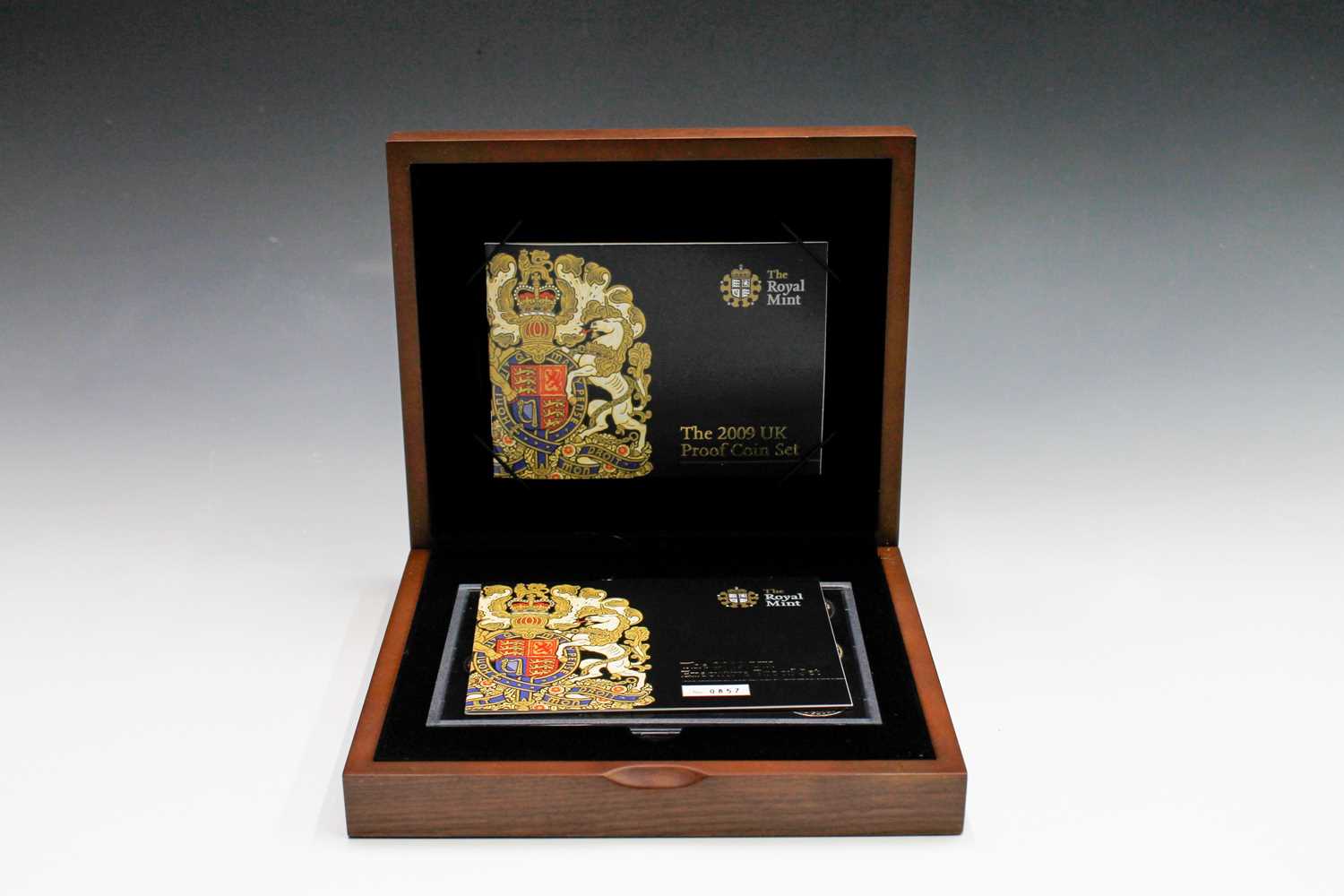 GB 2009 Executive proof collection in wooden box, includes scarce Kew Gardens 50p with certificate.