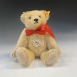 Teddy Bear - Steiff. Light tan 1909 classic bear. Modern, no certificate.