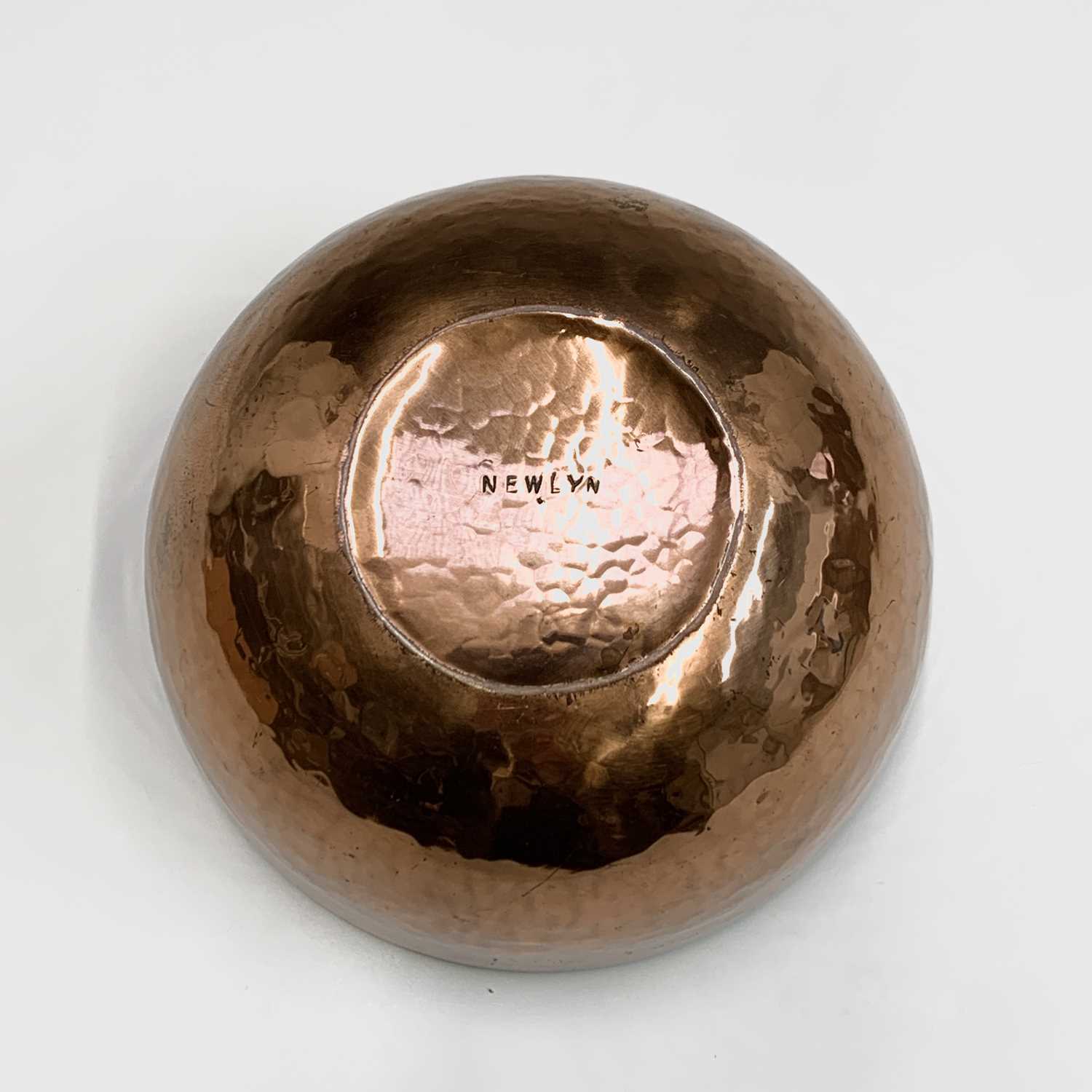A Newlyn copper rose bowl and spreader, stamped 'NEWLYN' to base. Height 9cm. - Image 2 of 4