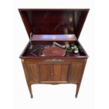 A Columbia grafonola mahogany cabinet gramophone, height 86cm, width 76cm, depth 49.5cm.