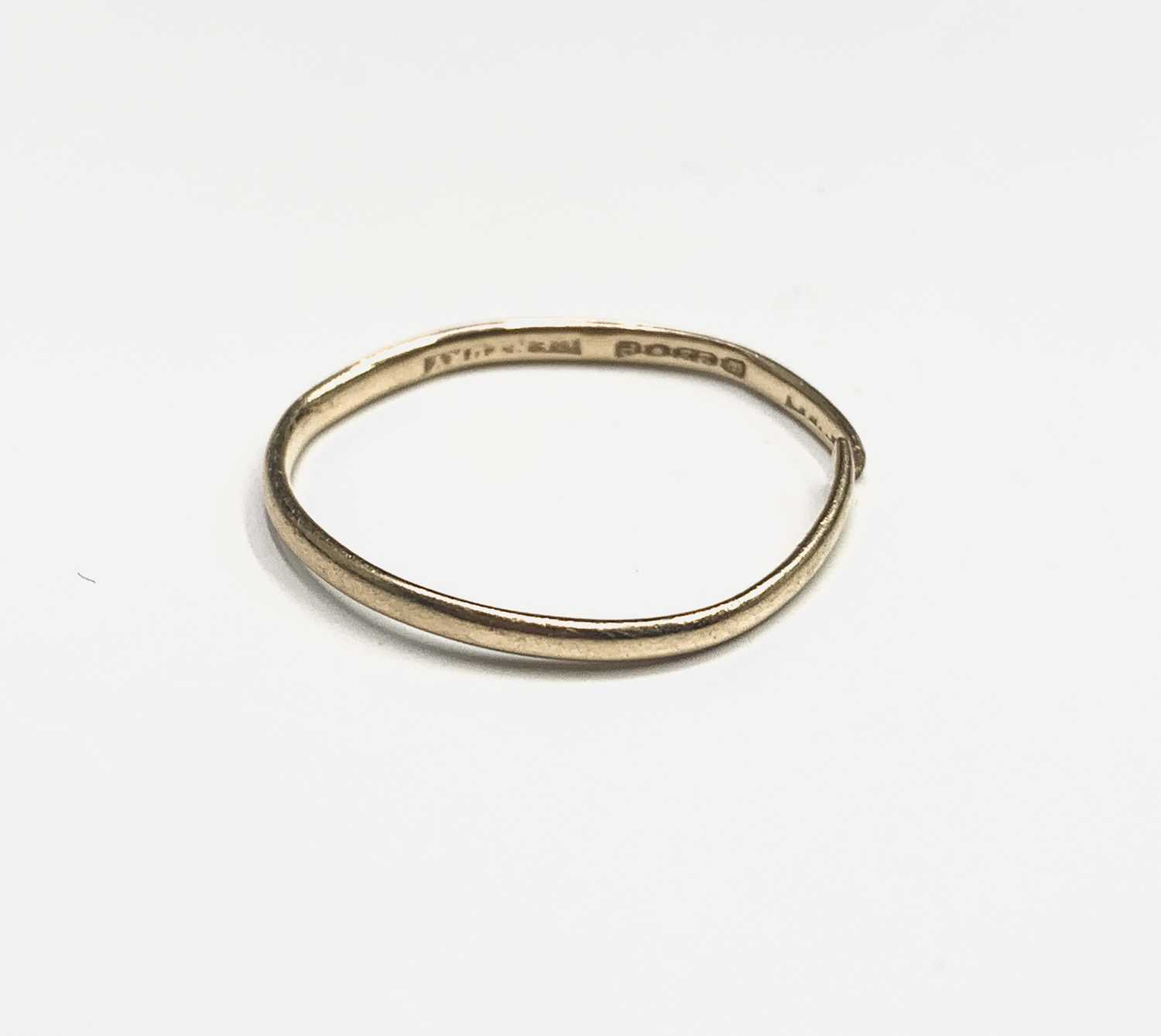 Four 22ct gold bands 8.8gm - Image 3 of 5