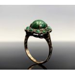 A 9ct gold jade set ring 4.1gm