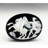 Black and white glass overlay cameo, 57 x 43mm.