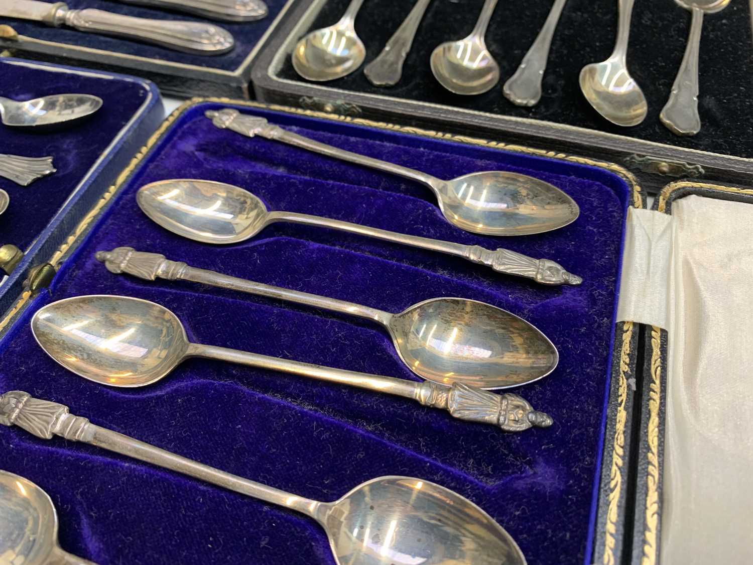 Three sets of six silver teaspoons, 6.2oz each cased and a set of six tea knives - Image 5 of 7