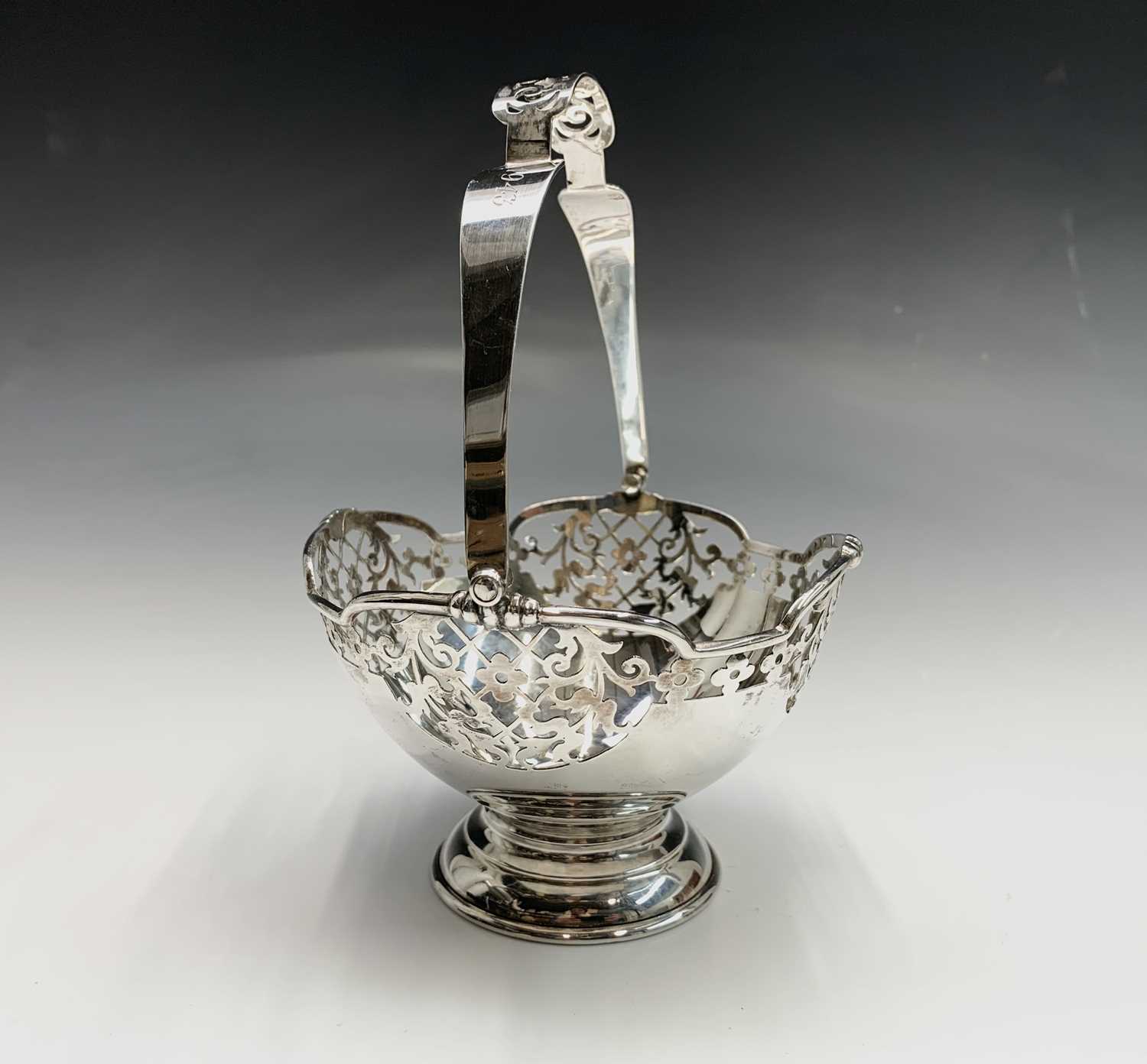 A pierced bonbon basket with bail handle by Charles S Green & Co Ltd Birmingham 1937 5.1oz - Image 2 of 5