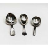Three silver caddy spoons 28gm