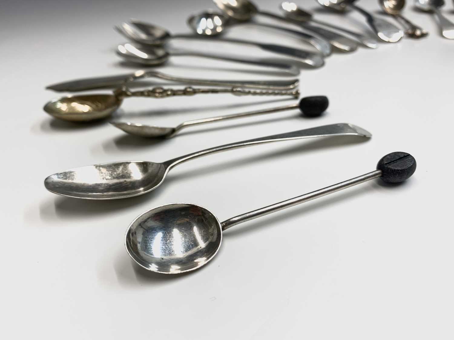 A silver dessert spoon by Hamilton Calcutta and other silver flatware 8.4oz - Bild 3 aus 4