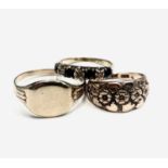 Three 9ct gold rings 10.1gm