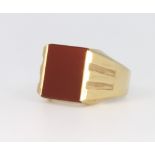 A 8ct yellow gold cornelian ring size T, 6 grams