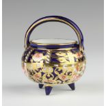 A Royal Crown Derby Imari pattern cauldron 7cm