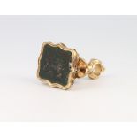 A 15ct yellow gold bloodstone seal, 9.5 grams gross