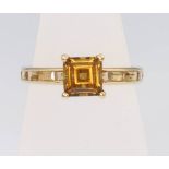 A 9ct yellow gold quartz dress ring, size M, 1.8 grams