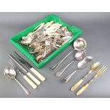 A quantity of minor plated cutlery