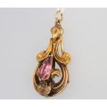 An Edwardian 15ct yellow gold paste set pendant, 3.7 grams